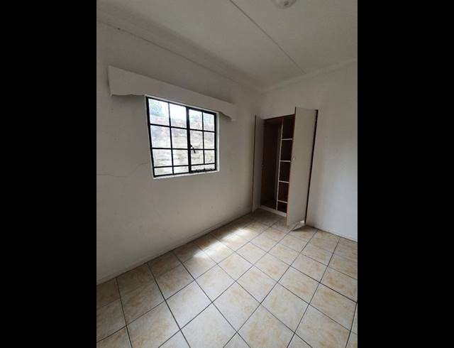 2 BEDROOM PROPERTY TO RENT IN OATLANDS